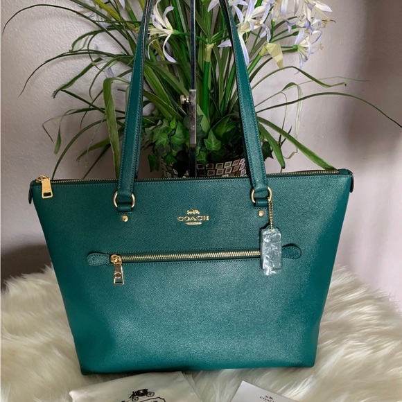 Coach Handbags - Coach Gallery Tote Bag